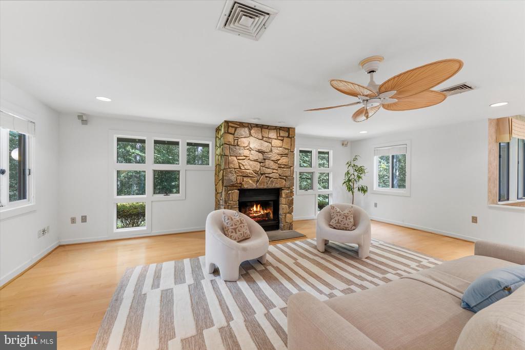 8000 SEVEN HILLS COURT