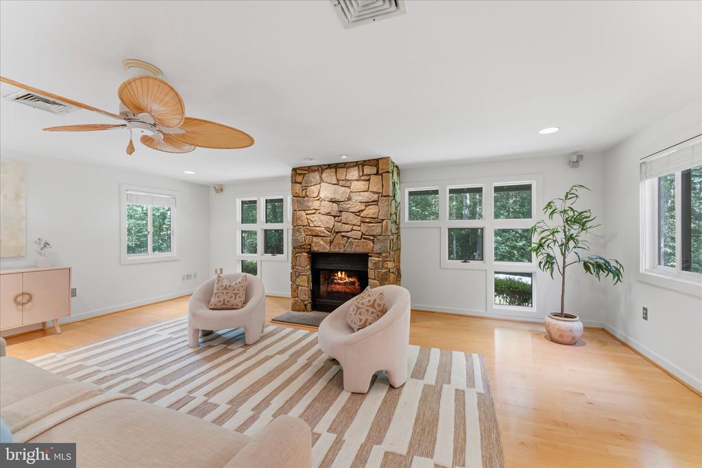 8000 SEVEN HILLS COURT