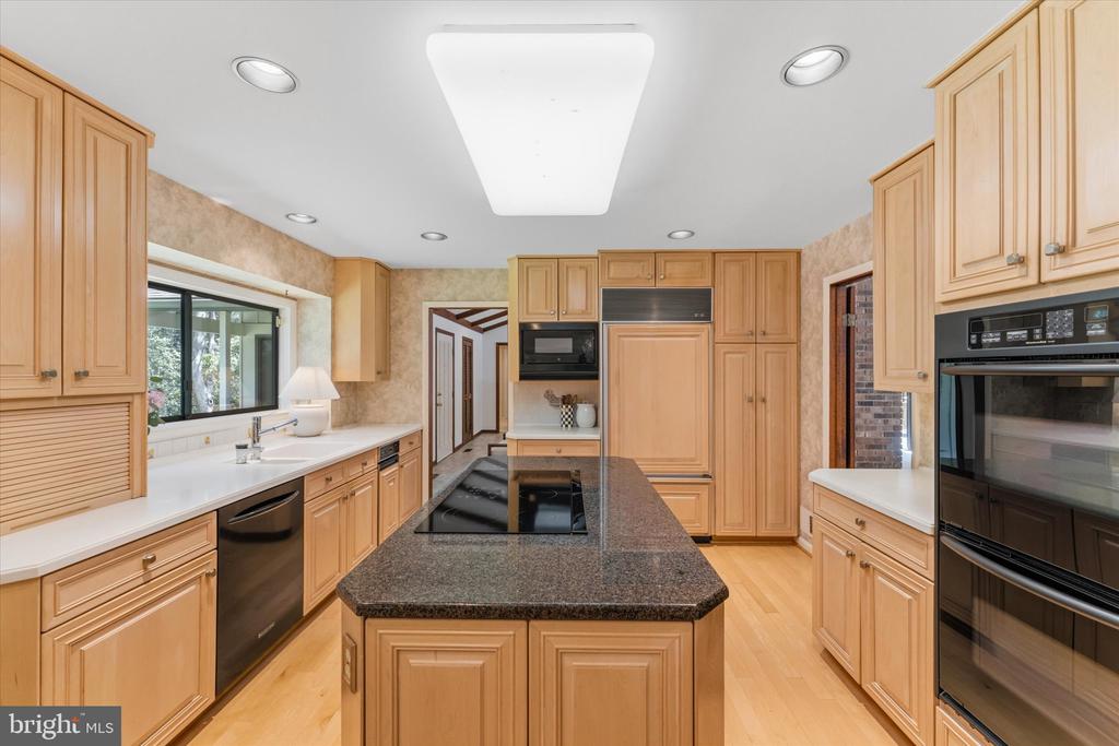 8000 SEVEN HILLS COURT