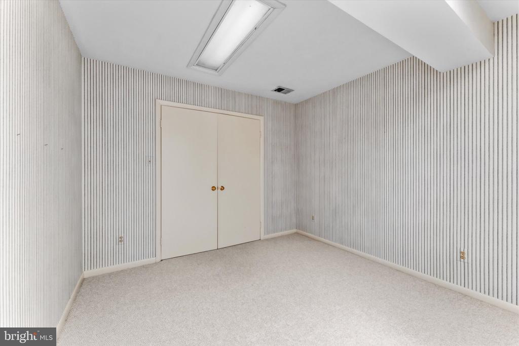 8000 SEVEN HILLS COURT