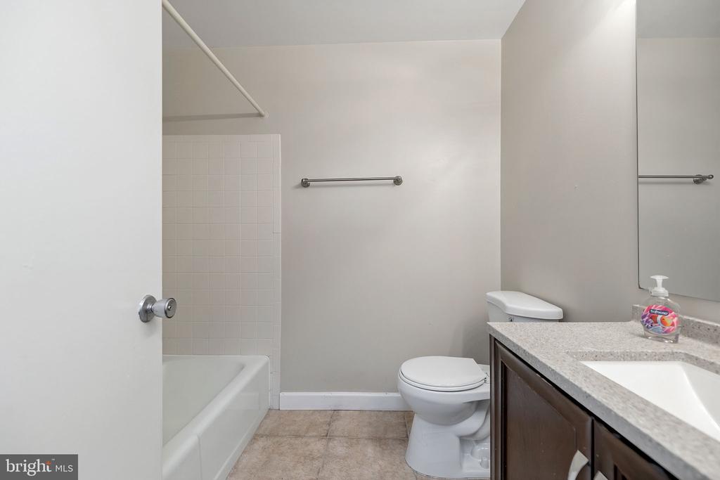 1443 NORTHGATE 22B
