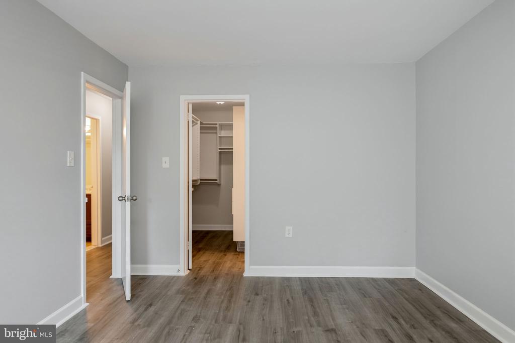 1443 NORTHGATE 22B