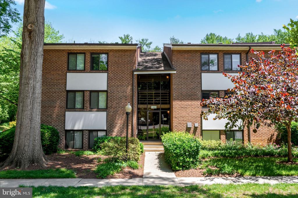 1443 NORTHGATE 22B