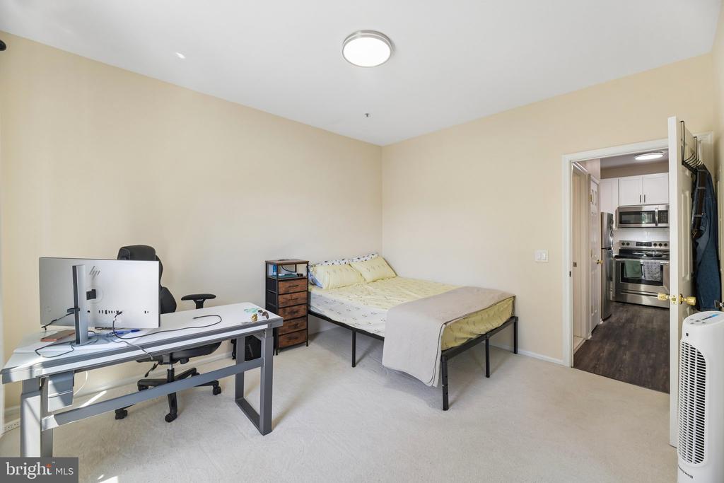 1591 SPRING GATE DRIVE 3311