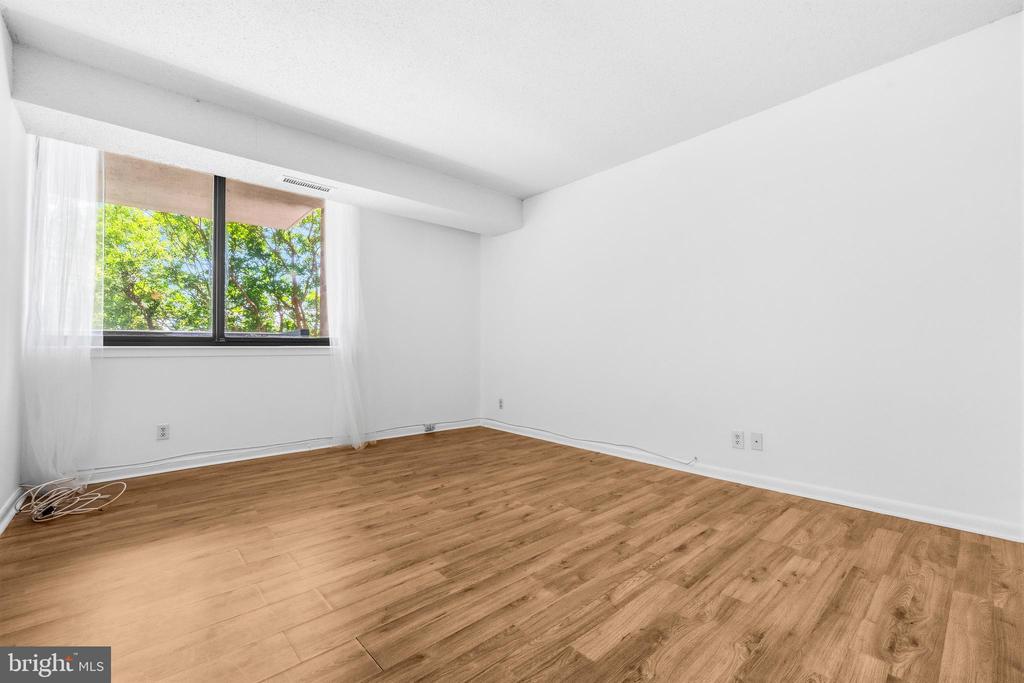 5501 SEMINARY ROAD 111S