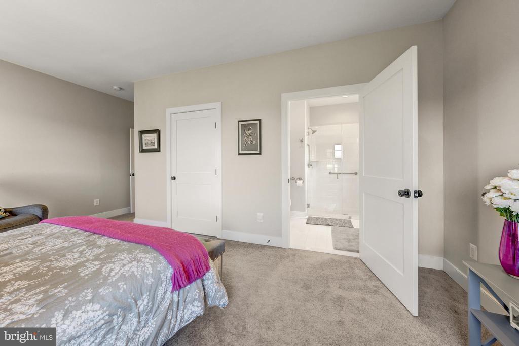 2998 BEECHWOOD LANE
