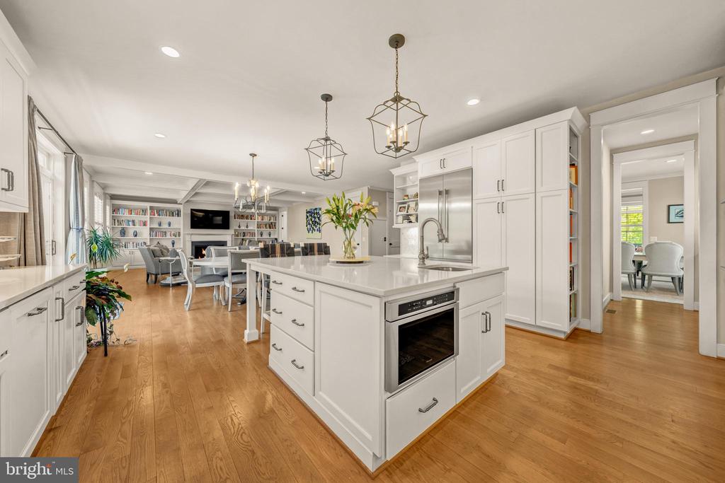 2998 BEECHWOOD LANE