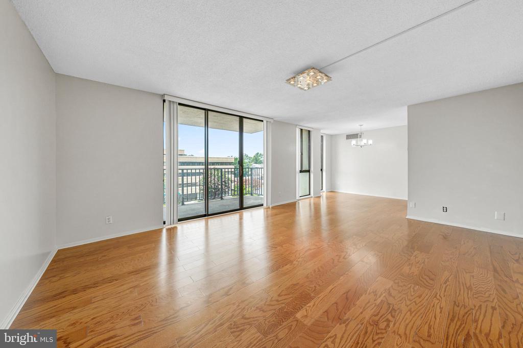 6800 FLEETWOOD ROAD Unit: 313