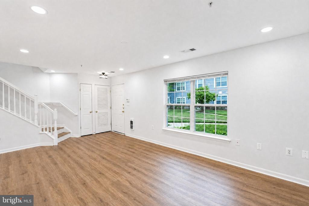 43577 PATCHING POND SQUARE