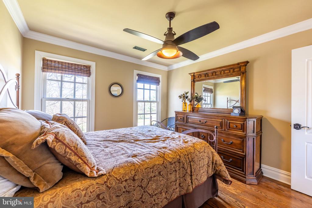 8125 CROOKED OAKS COURT