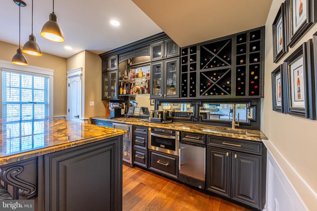 8125 CROOKED OAKS COURT