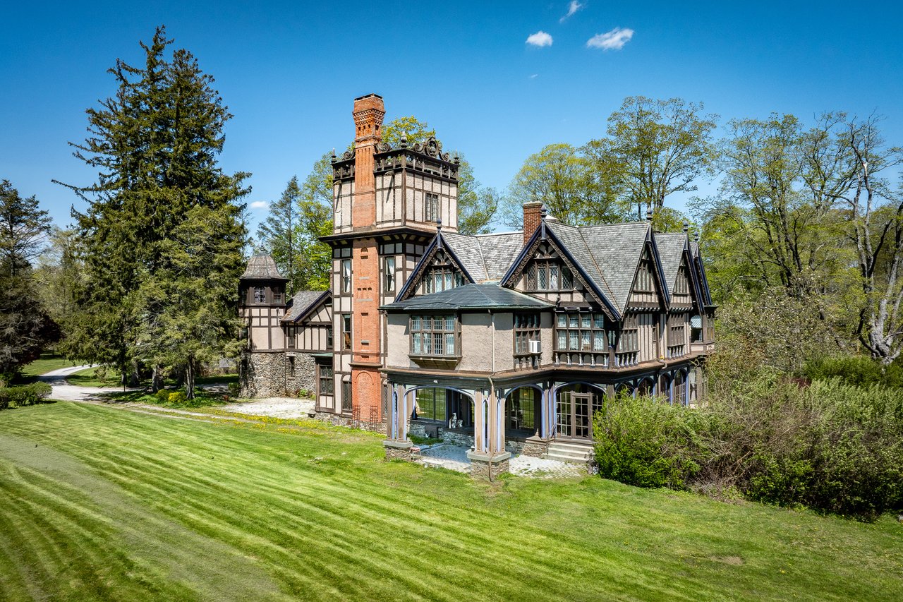 618 Quaker Hill Road