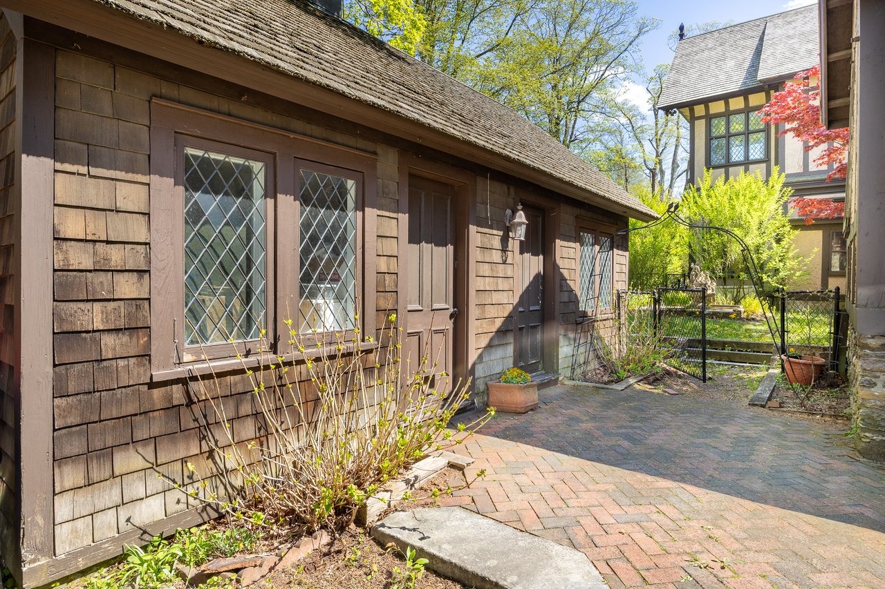 618 Quaker Hill Road