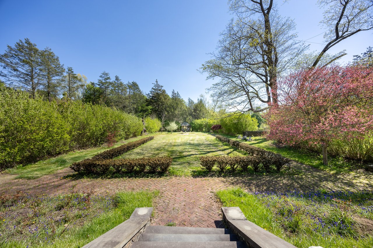 618 Quaker Hill Road