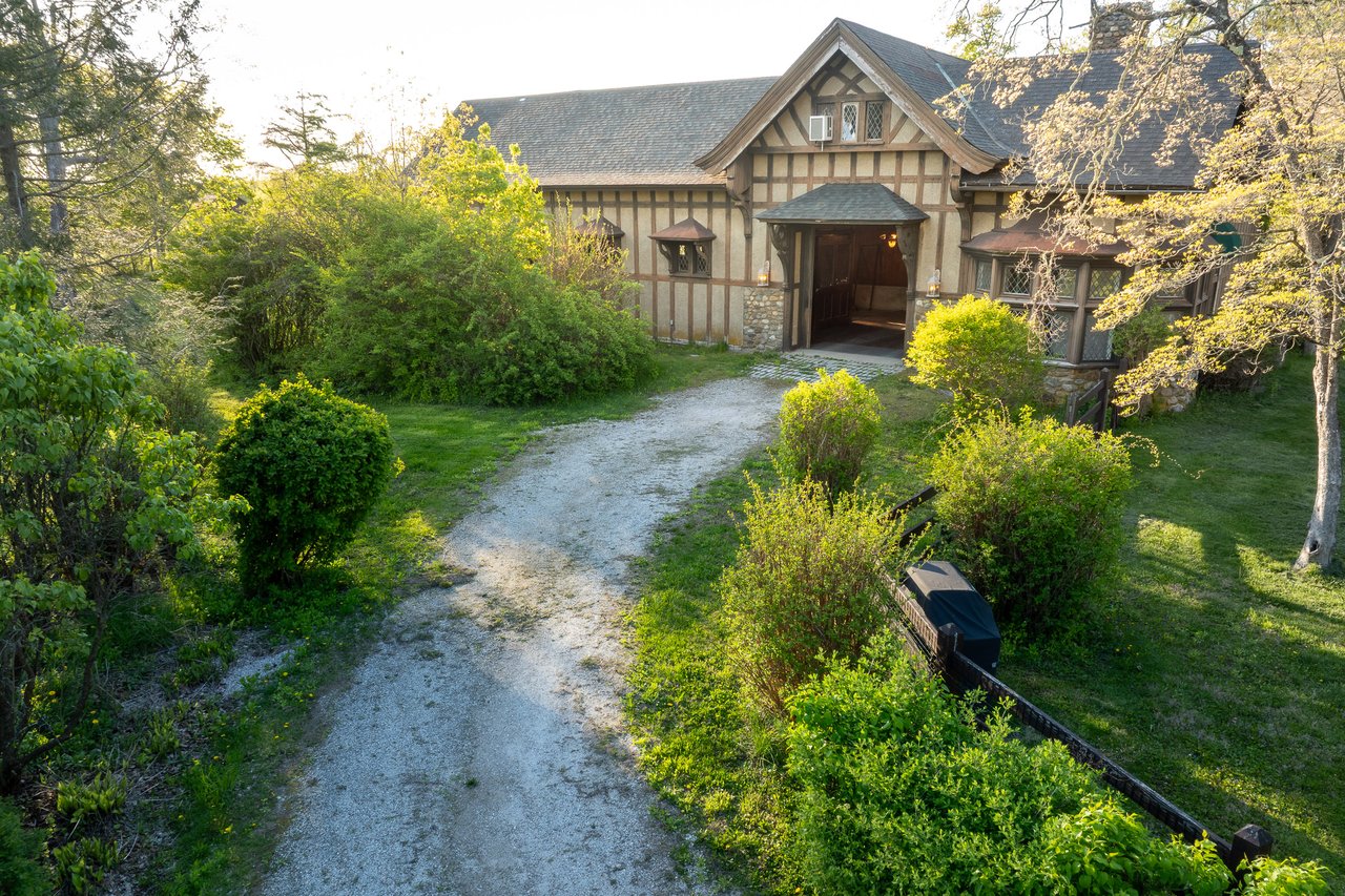 618 Quaker Hill Road